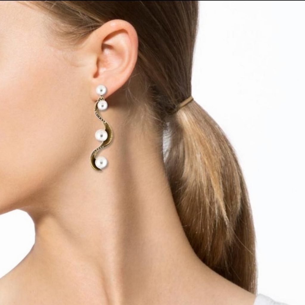 Oscar De La Renta Wives Earrings New